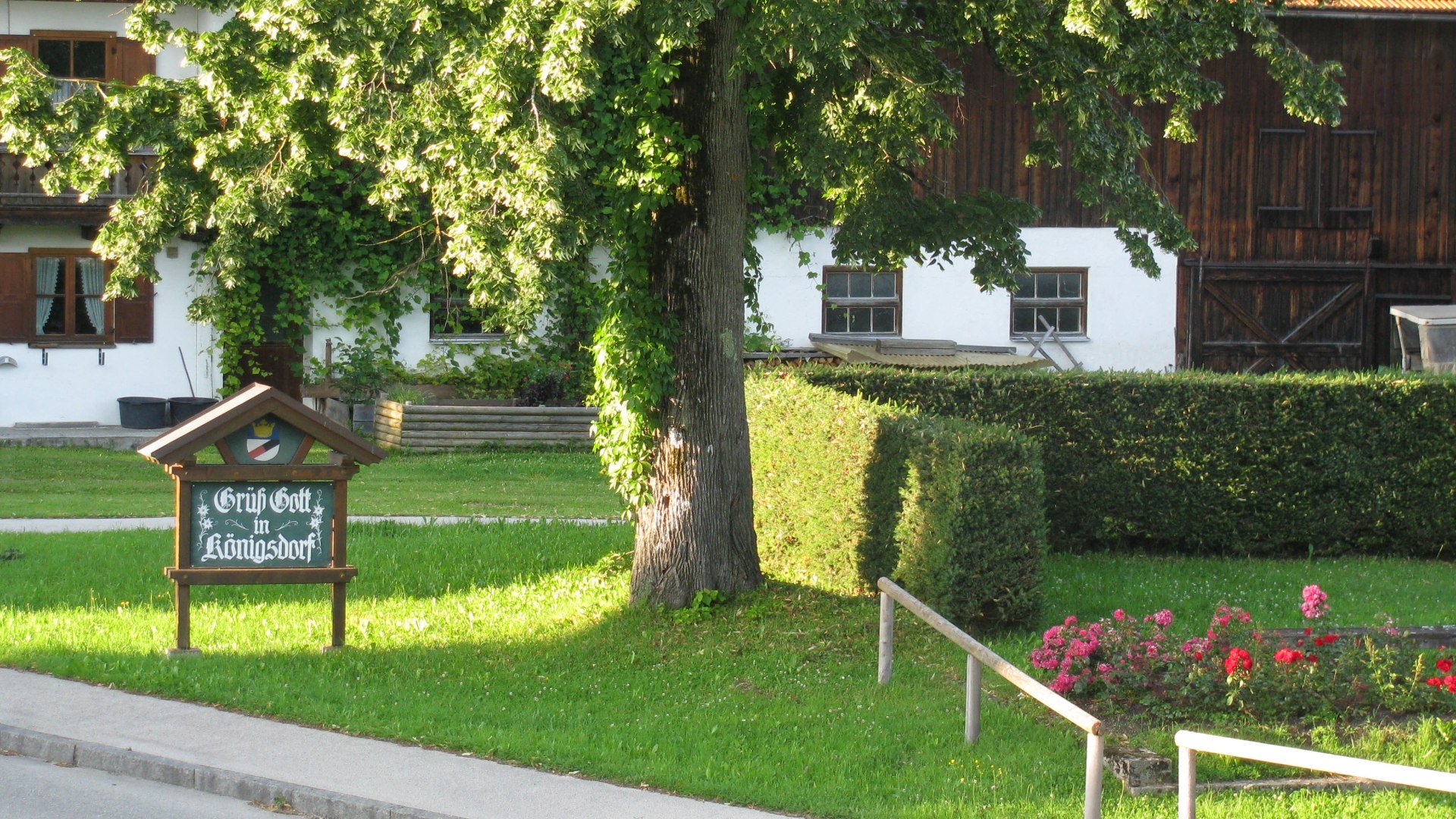 Gr&uuml;&szlig; Gott in K&ouml;nigsdorf, &copy; Eduard Hieke